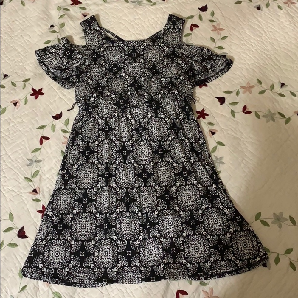 Cut out shoulder dress